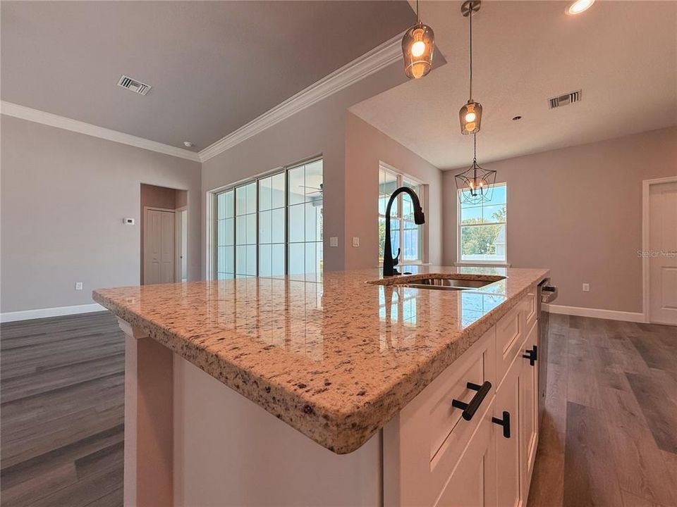 For Sale: $579,900 (3 beds, 2 baths, 2374 Square Feet)