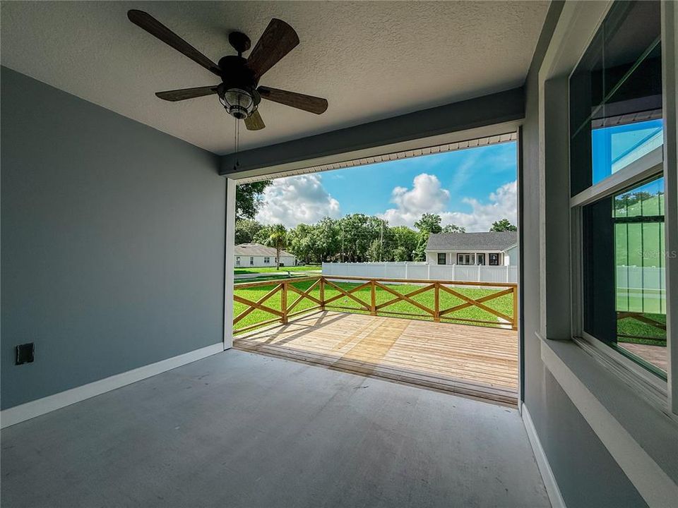 For Sale: $579,900 (3 beds, 2 baths, 2374 Square Feet)