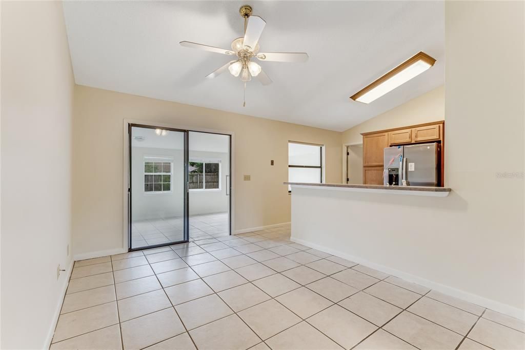 待售: $259,900 (3 贝兹, 2 浴室, 1288 平方英尺)