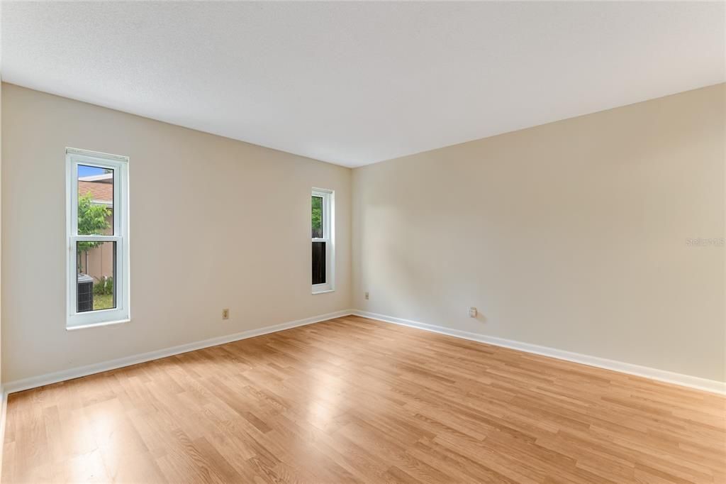 待售: $259,900 (3 贝兹, 2 浴室, 1288 平方英尺)