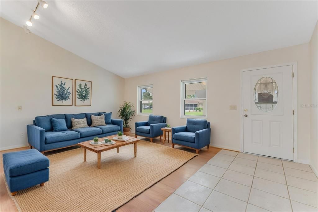 待售: $259,900 (3 贝兹, 2 浴室, 1288 平方英尺)