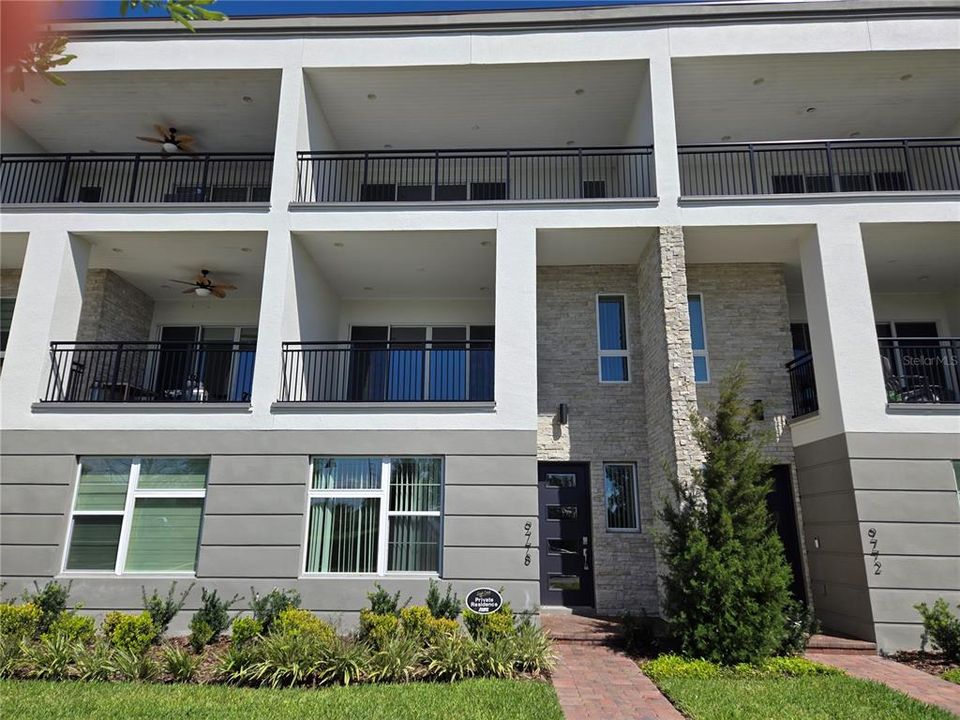 Recently Rented: $3,000 (3 beds, 2 baths, 2140 Square Feet)