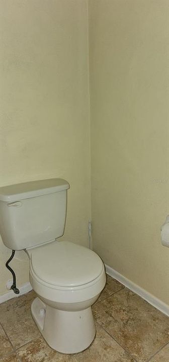 合同活跃: $1,200 (2 贝兹, 2 浴室, 837 平方英尺)