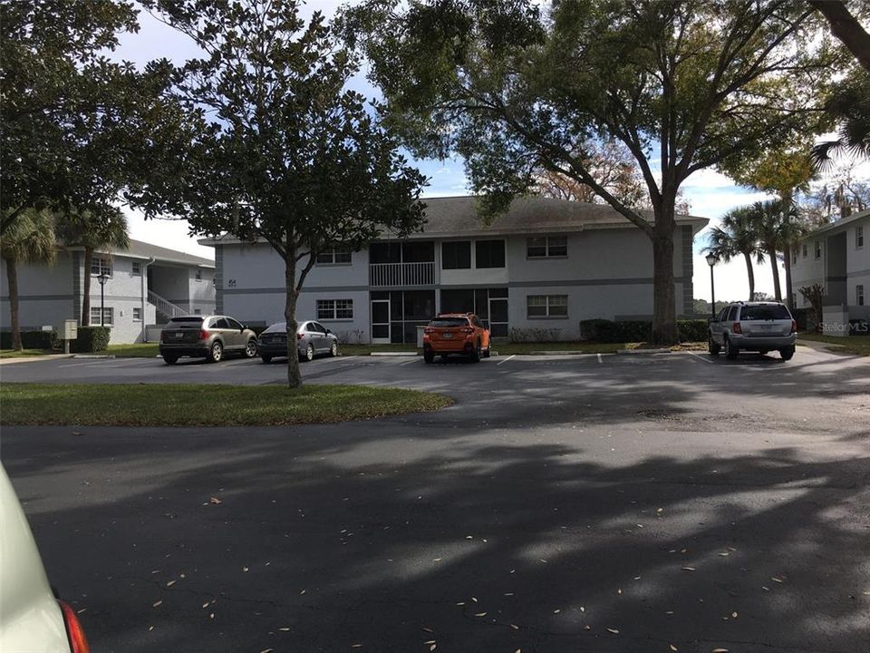 合同活跃: $1,200 (2 贝兹, 2 浴室, 837 平方英尺)