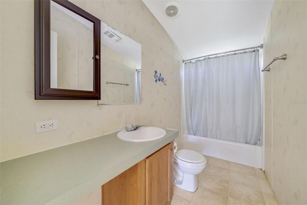 Activo con contrato: $110,000 (2 camas, 2 baños, 864 Pies cuadrados)