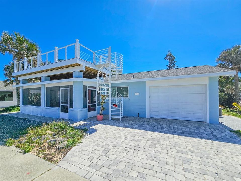 Recently Rented: $2,900 (2 beds, 2 baths, 900 Square Feet)