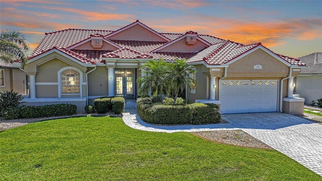 最近售出: $620,000 (3 贝兹, 3 浴室, 2332 平方英尺)