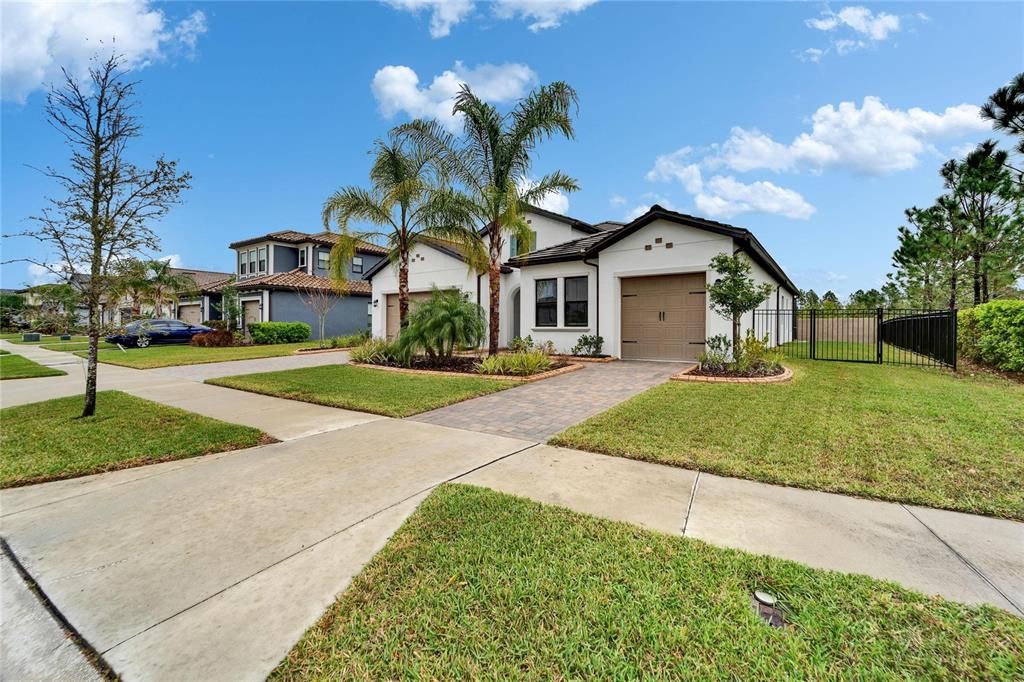 Recently Sold: $810,000 (4 beds, 3 baths, 2613 Square Feet)