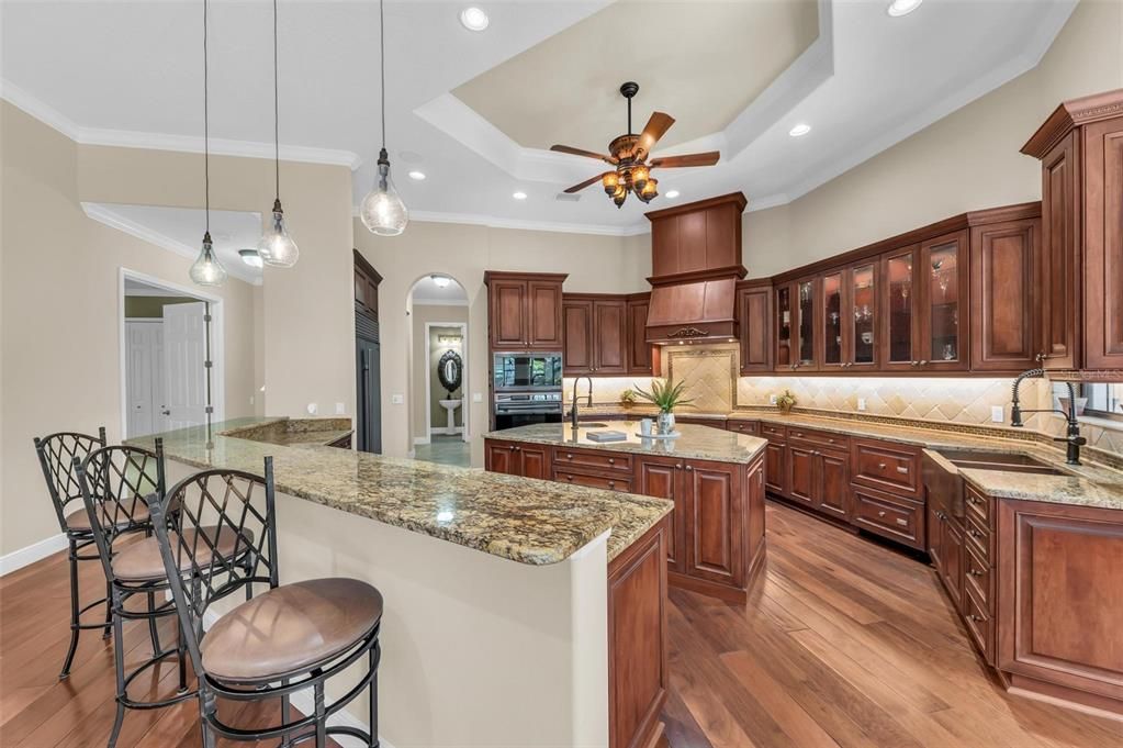 For Sale: $2,695,000 (4 beds, 4 baths, 5726 Square Feet)