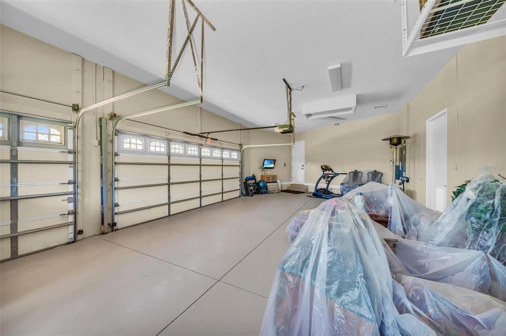 For Sale: $2,695,000 (4 beds, 4 baths, 5726 Square Feet)