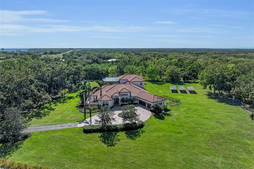 For Sale: $2,695,000 (4 beds, 4 baths, 5726 Square Feet)