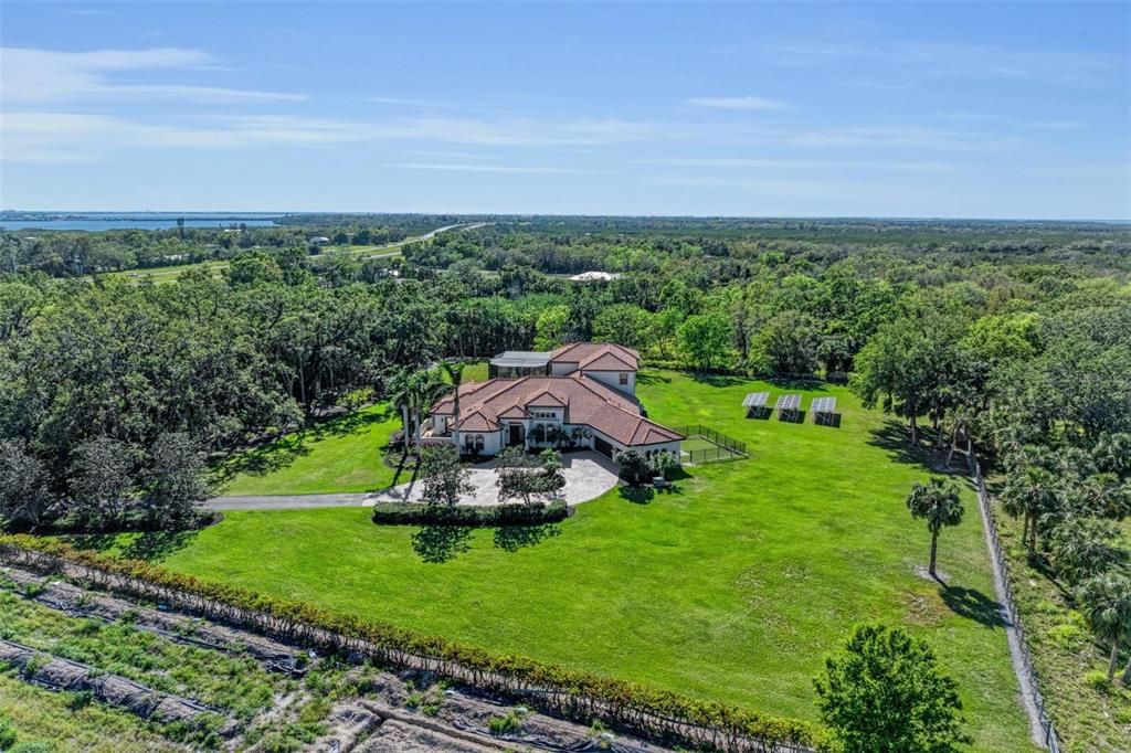 For Sale: $2,695,000 (4 beds, 4 baths, 5726 Square Feet)