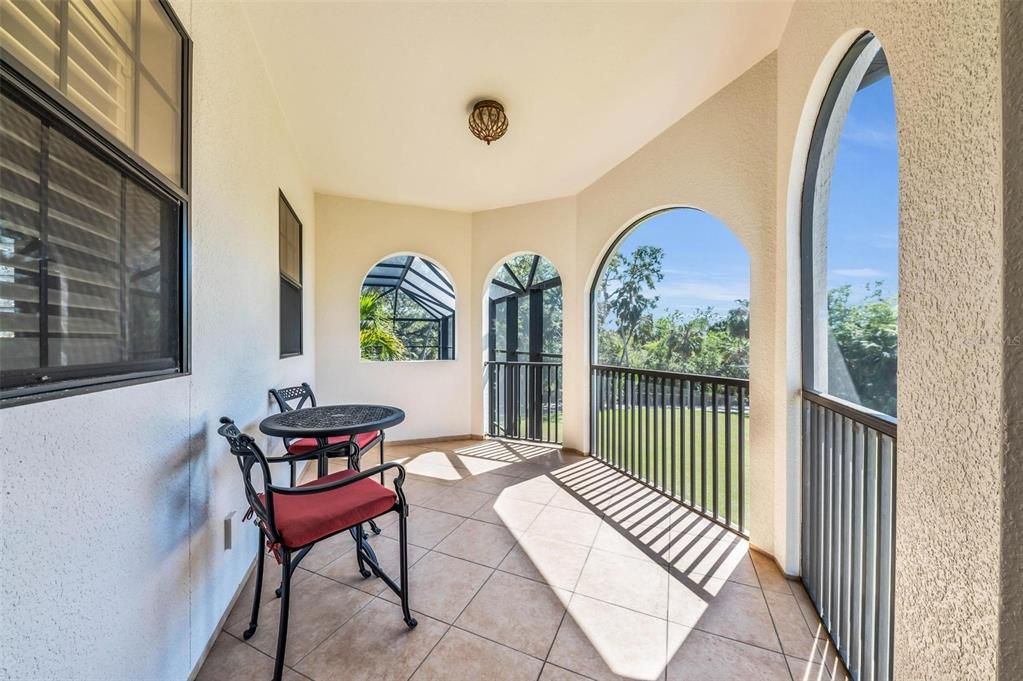 For Sale: $2,695,000 (4 beds, 4 baths, 5726 Square Feet)