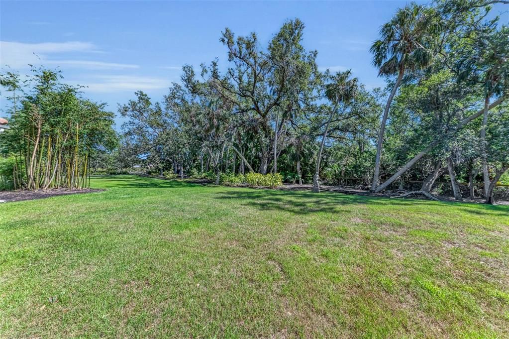 For Sale: $2,695,000 (4 beds, 4 baths, 5726 Square Feet)