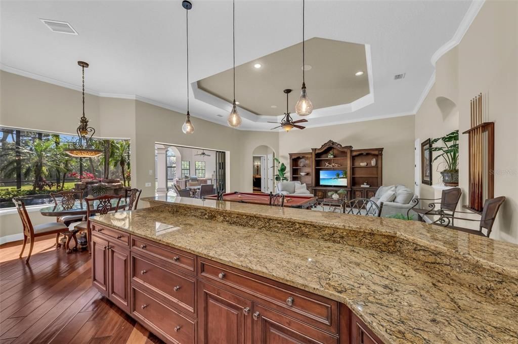 For Sale: $2,695,000 (4 beds, 4 baths, 5726 Square Feet)