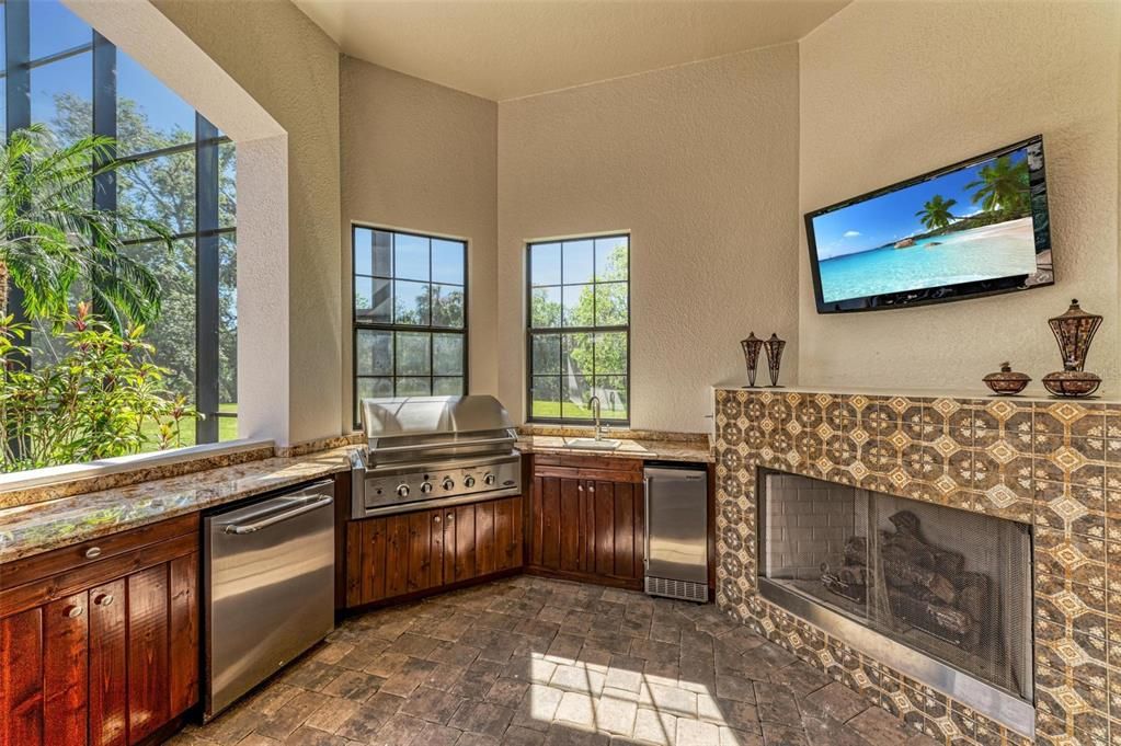 For Sale: $2,695,000 (4 beds, 4 baths, 5726 Square Feet)