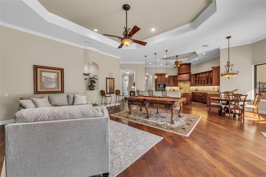 For Sale: $2,695,000 (4 beds, 4 baths, 5726 Square Feet)