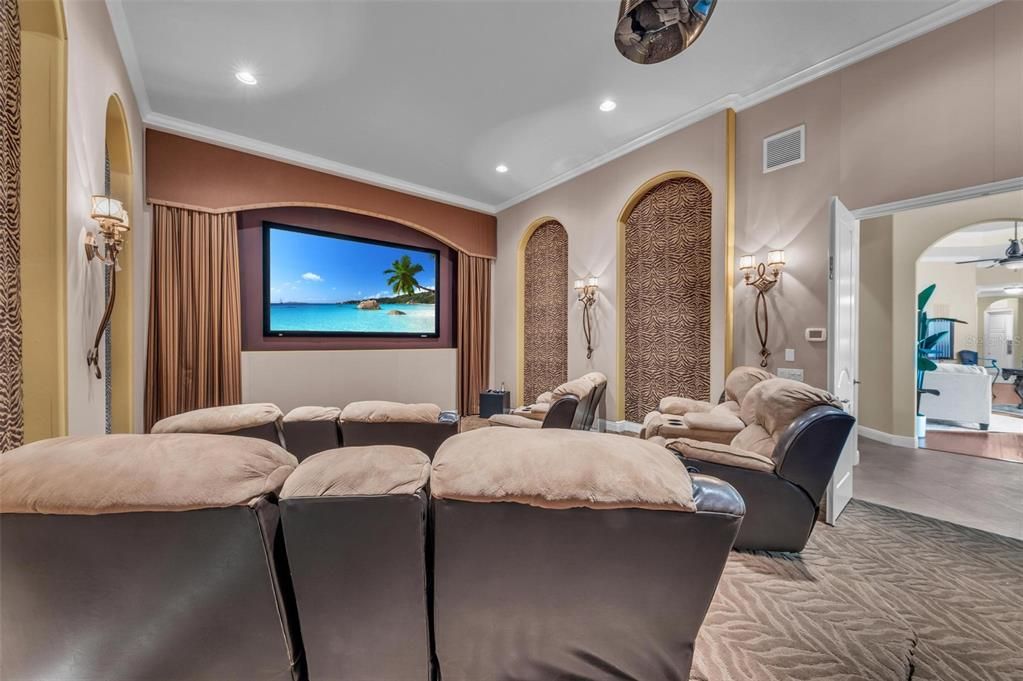 For Sale: $2,695,000 (4 beds, 4 baths, 5726 Square Feet)