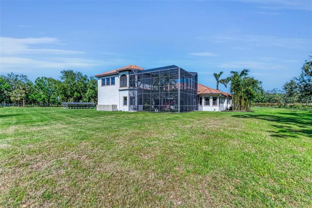 For Sale: $2,695,000 (4 beds, 4 baths, 5726 Square Feet)