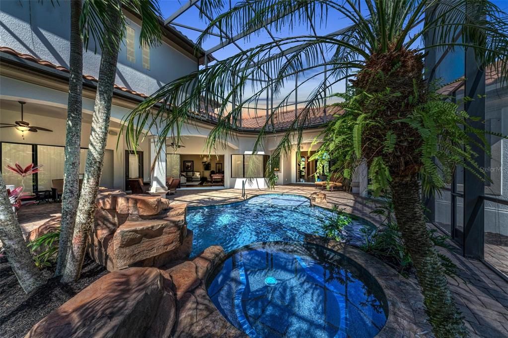 For Sale: $2,695,000 (4 beds, 4 baths, 5726 Square Feet)