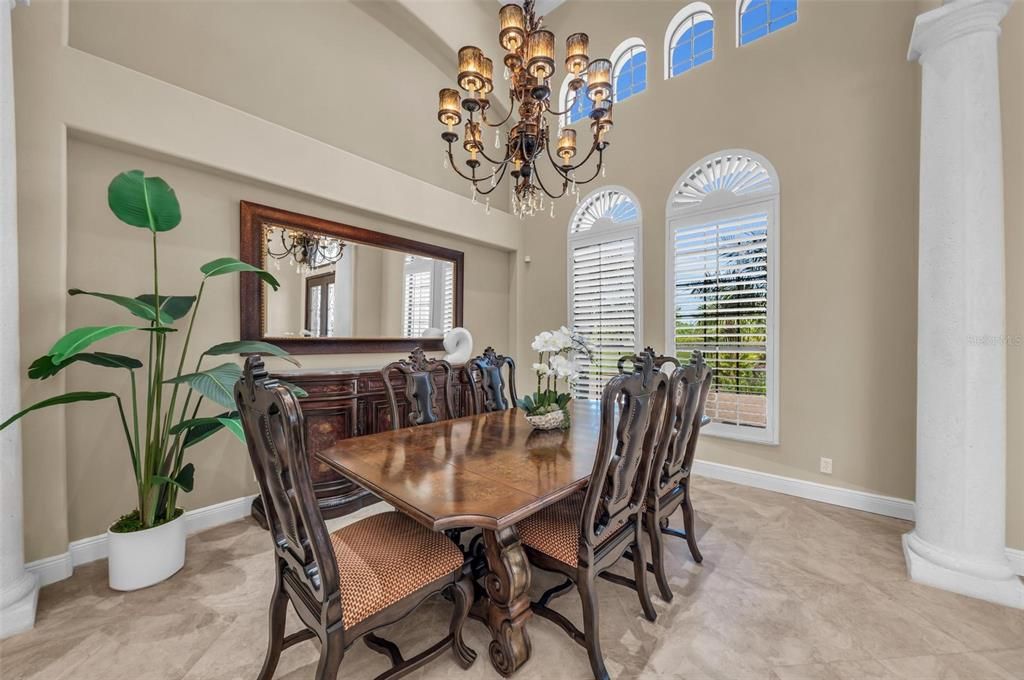 For Sale: $2,695,000 (4 beds, 4 baths, 5726 Square Feet)