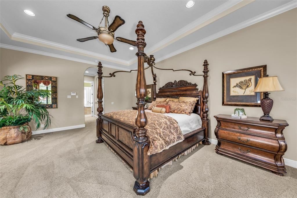 For Sale: $2,695,000 (4 beds, 4 baths, 5726 Square Feet)