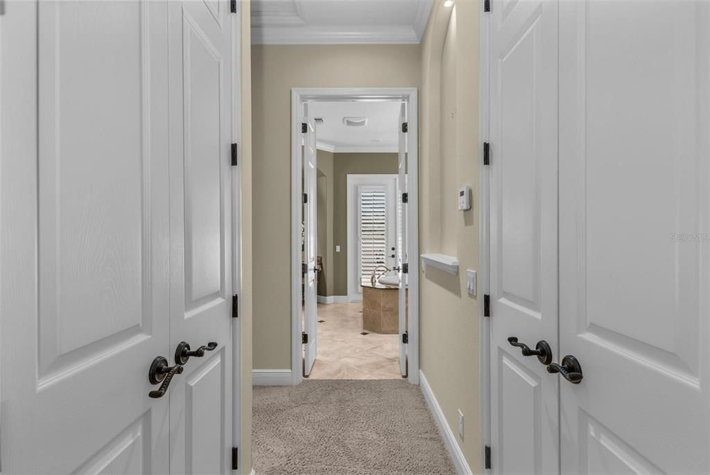 For Sale: $2,695,000 (4 beds, 4 baths, 5726 Square Feet)