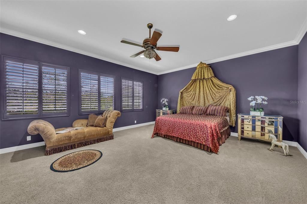 For Sale: $2,695,000 (4 beds, 4 baths, 5726 Square Feet)