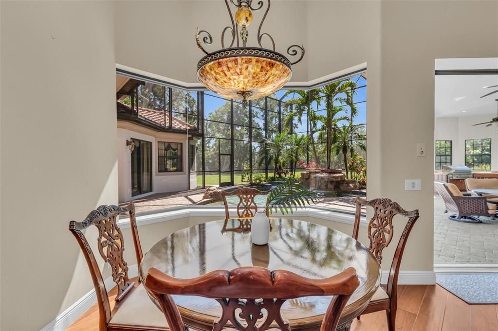 For Sale: $2,695,000 (4 beds, 4 baths, 5726 Square Feet)