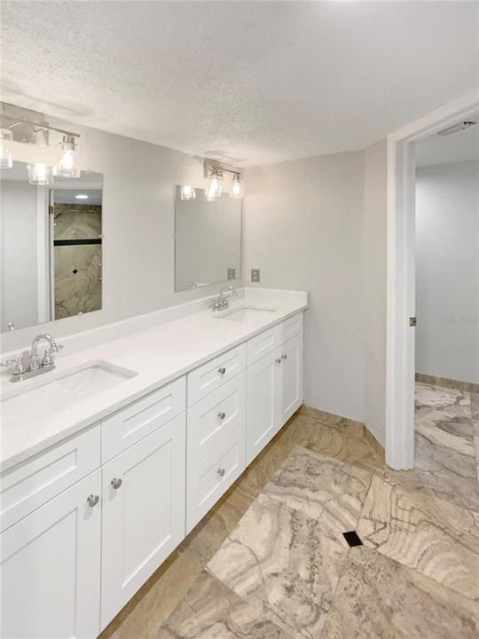 For Sale: $285,000 (3 beds, 2 baths, 1593 Square Feet)