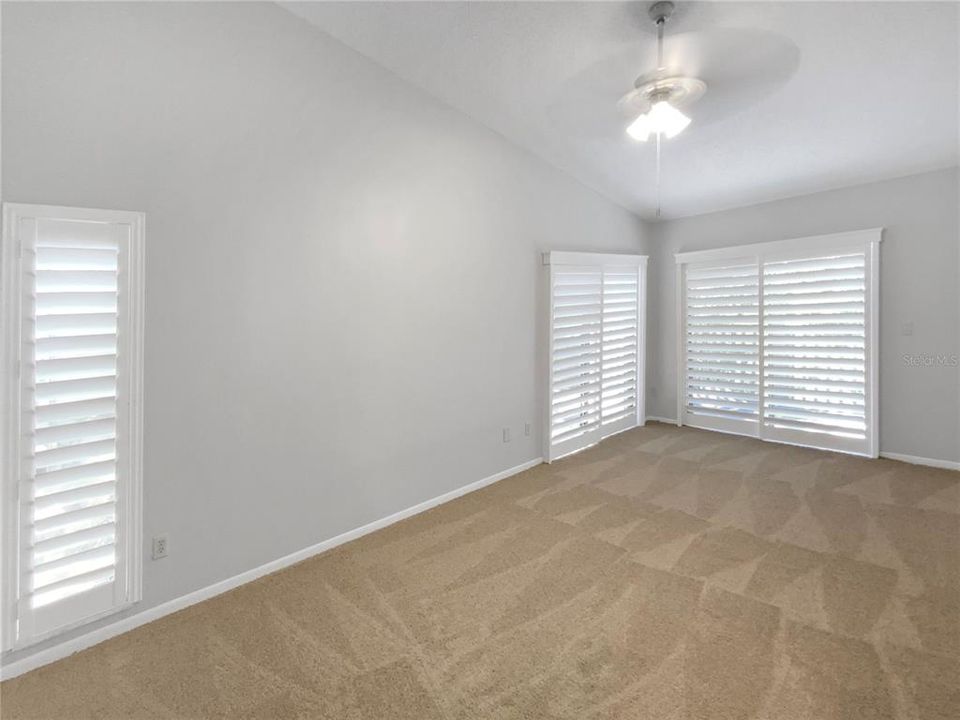 For Sale: $285,000 (3 beds, 2 baths, 1593 Square Feet)