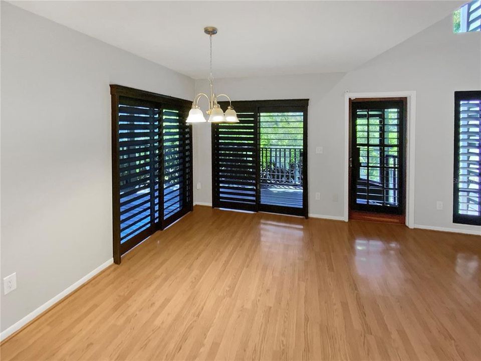 For Sale: $285,000 (3 beds, 2 baths, 1593 Square Feet)