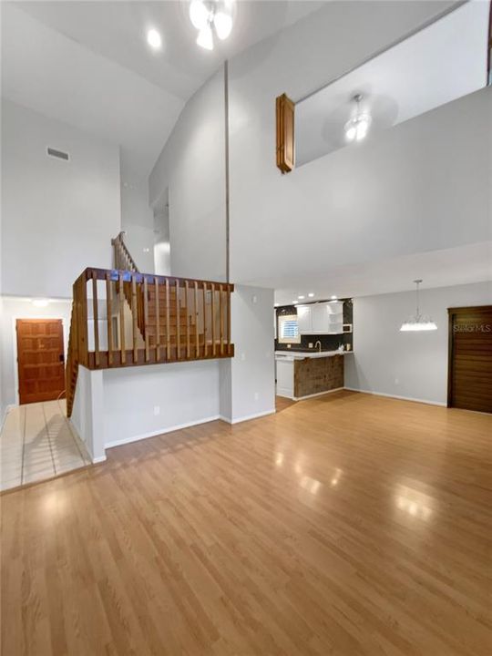 For Sale: $285,000 (3 beds, 2 baths, 1593 Square Feet)