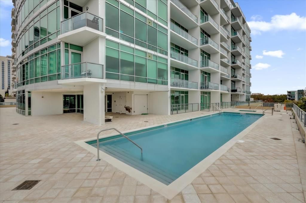 For Sale: $317,500 (2 beds, 2 baths, 1198 Square Feet)