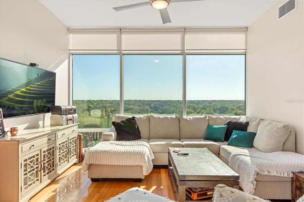 For Sale: $317,500 (2 beds, 2 baths, 1198 Square Feet)