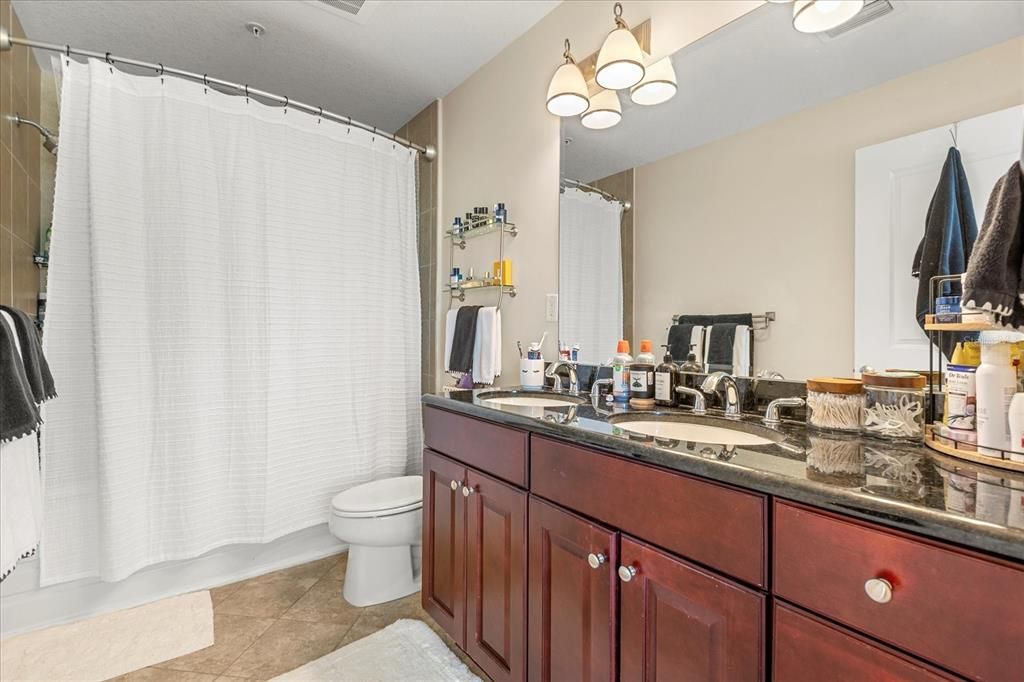 For Sale: $317,500 (2 beds, 2 baths, 1198 Square Feet)