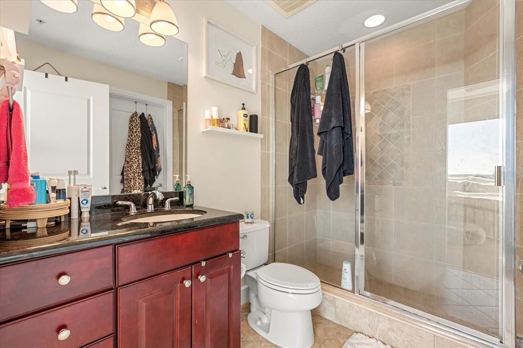 For Sale: $317,500 (2 beds, 2 baths, 1198 Square Feet)