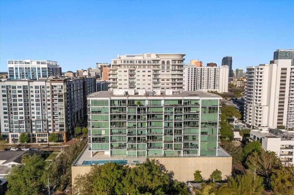 For Sale: $317,500 (2 beds, 2 baths, 1198 Square Feet)