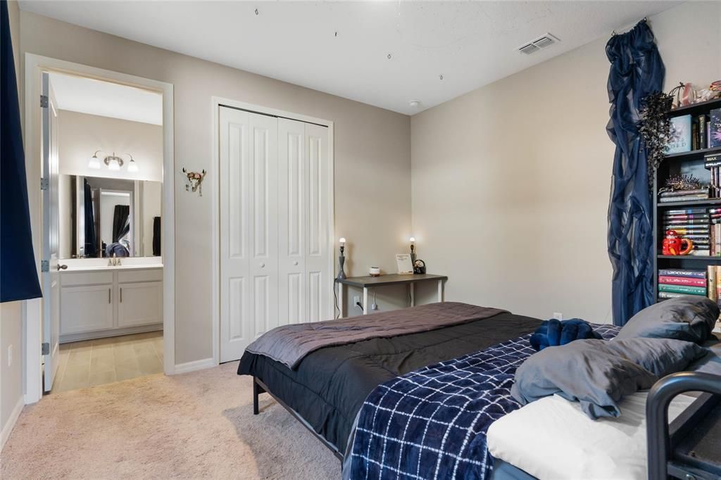 На продажу: $448,900 (5 спален, 3 ванн, 3106 Квадратных фут)