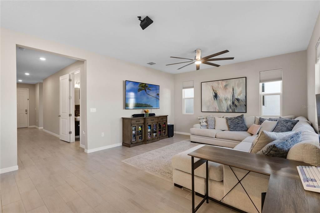 На продажу: $448,900 (5 спален, 3 ванн, 3106 Квадратных фут)