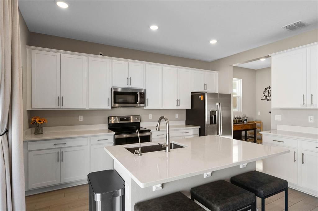 На продажу: $448,900 (5 спален, 3 ванн, 3106 Квадратных фут)