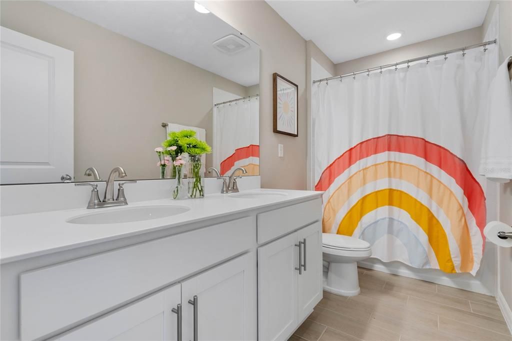 На продажу: $448,900 (5 спален, 3 ванн, 3106 Квадратных фут)