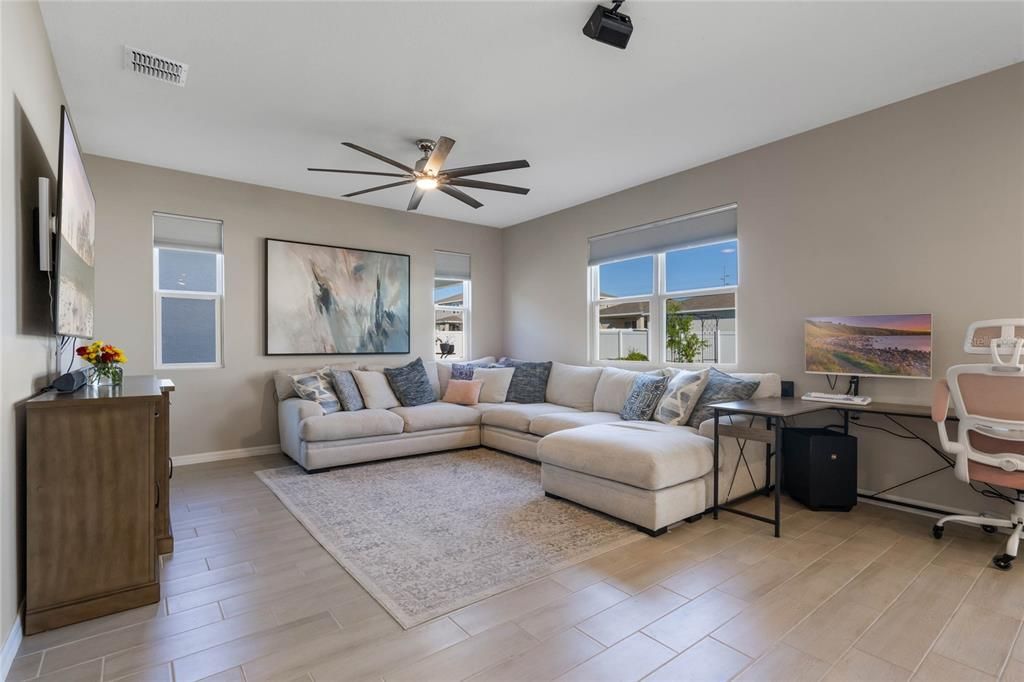 На продажу: $448,900 (5 спален, 3 ванн, 3106 Квадратных фут)