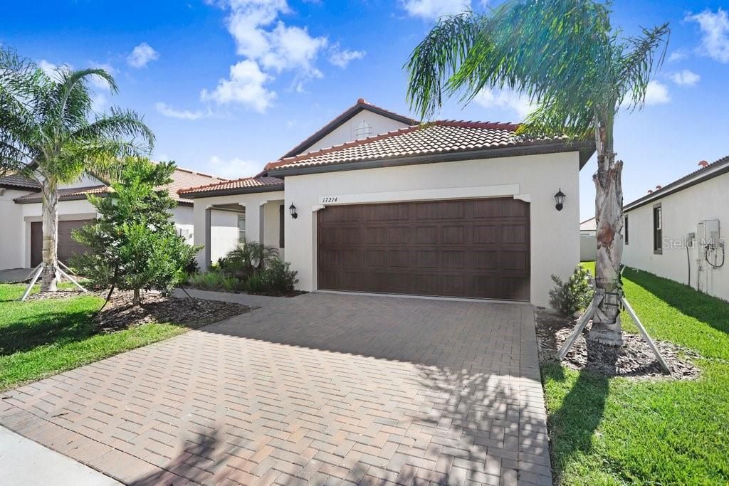 Recently Sold: $365,000 (2 beds, 2 baths, 1761 Square Feet)