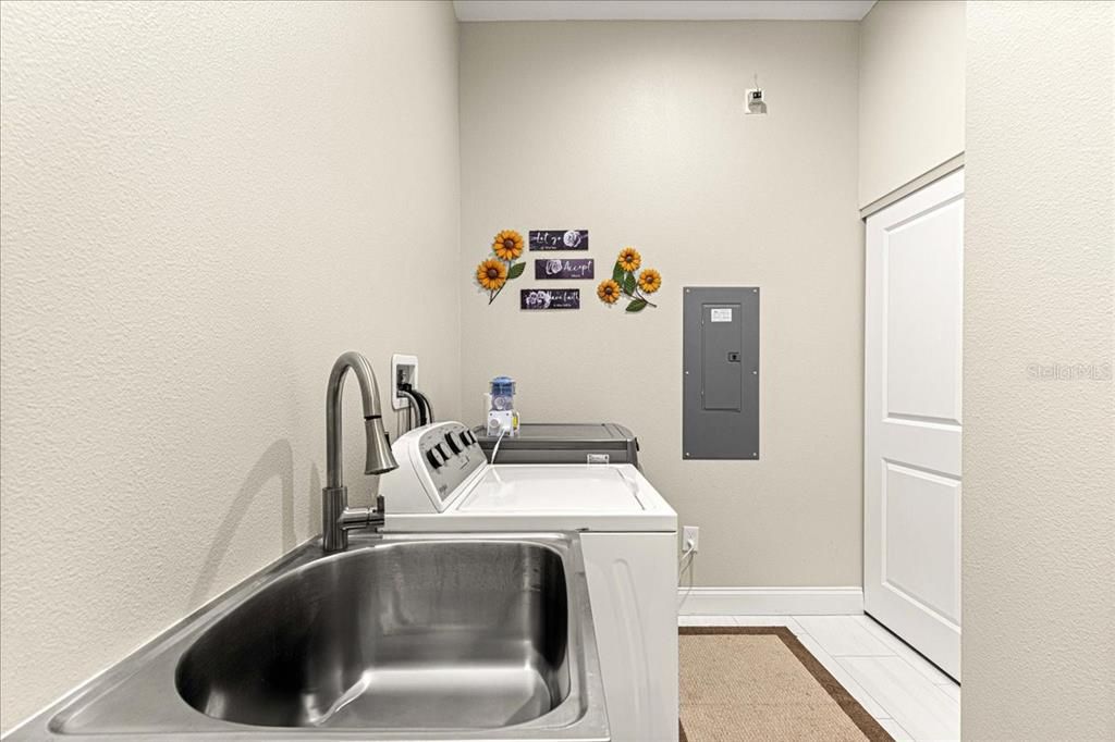 На продажу: $639,000 (3 спален, 2 ванн, 1500 Квадратных фут)