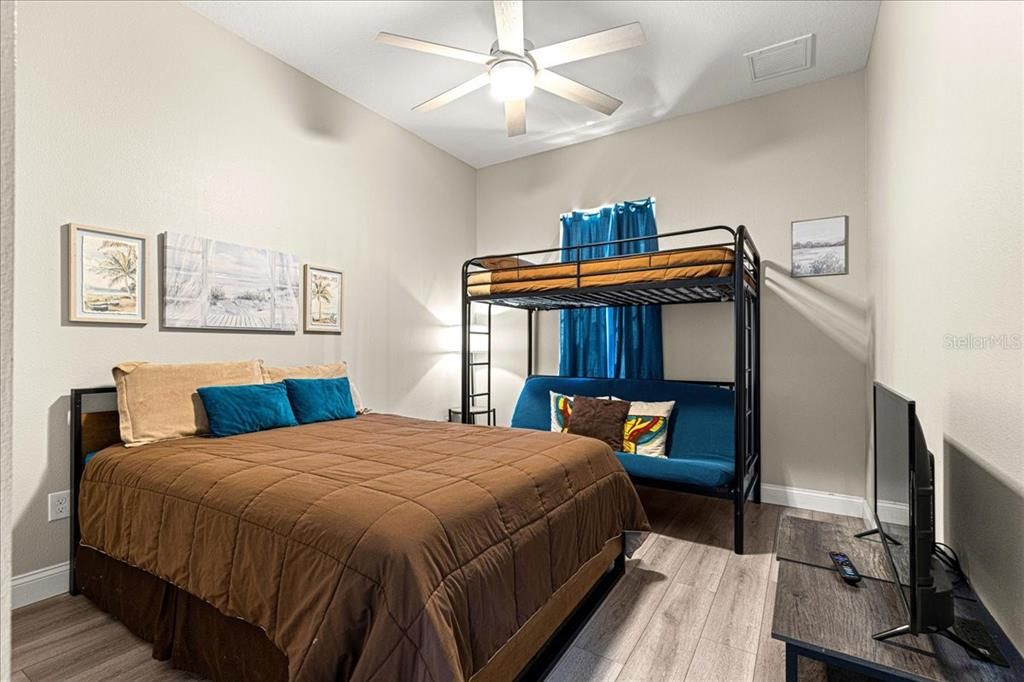 На продажу: $639,000 (3 спален, 2 ванн, 1500 Квадратных фут)