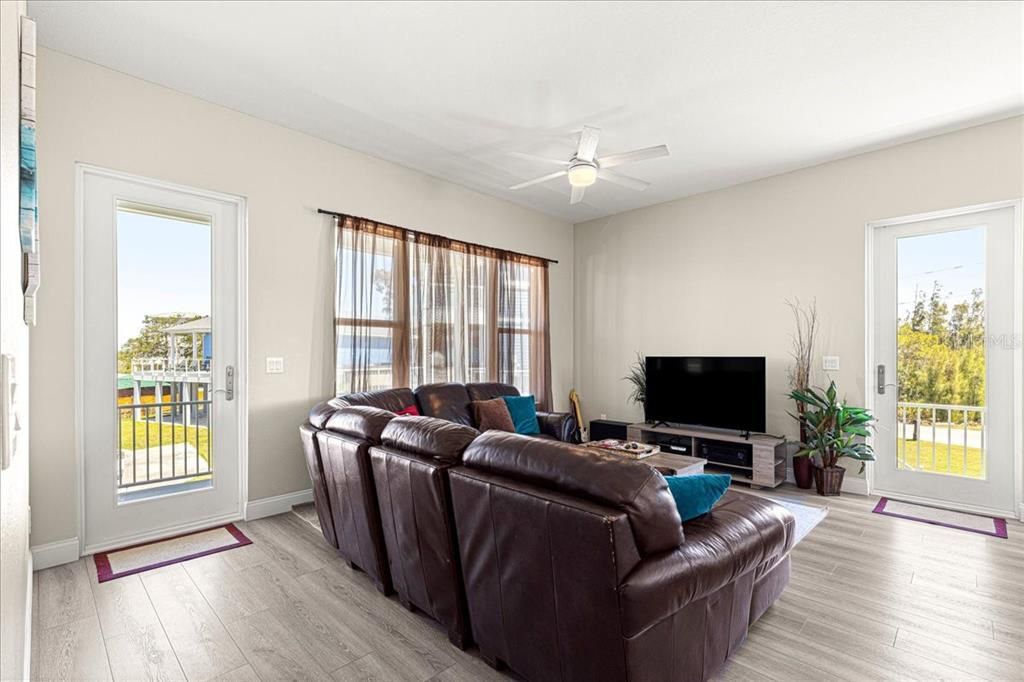 На продажу: $639,000 (3 спален, 2 ванн, 1500 Квадратных фут)