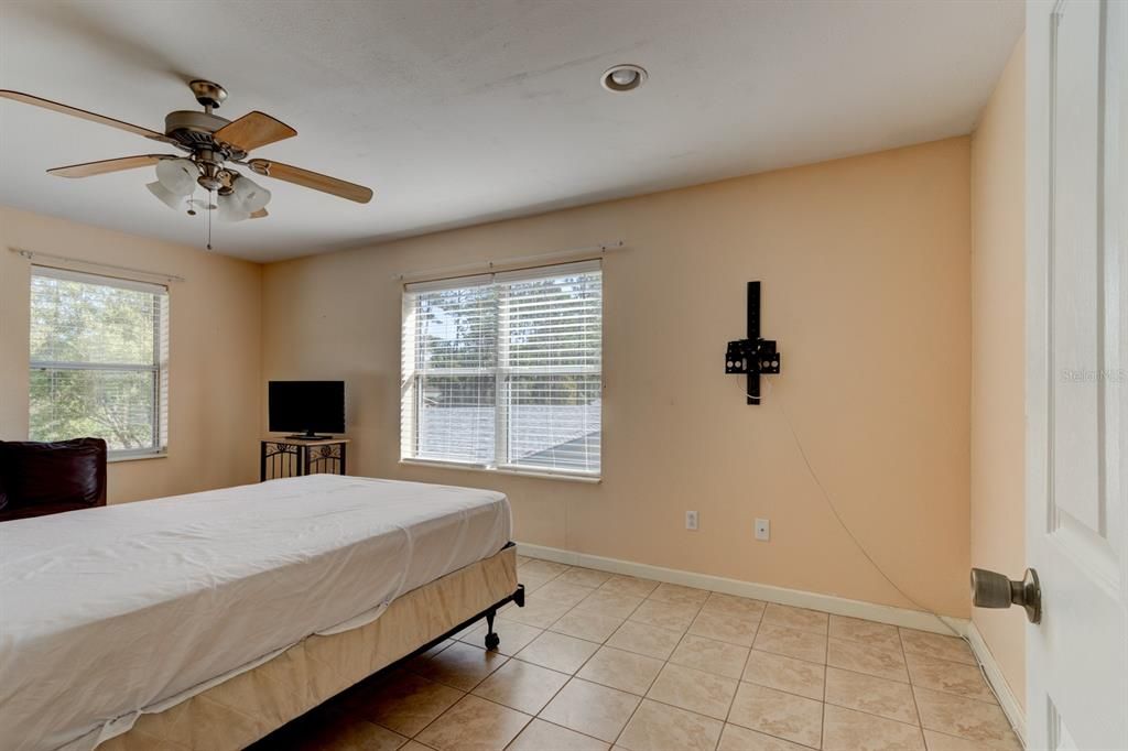 待售: $650,000 (4 贝兹, 3 浴室, 3040 平方英尺)