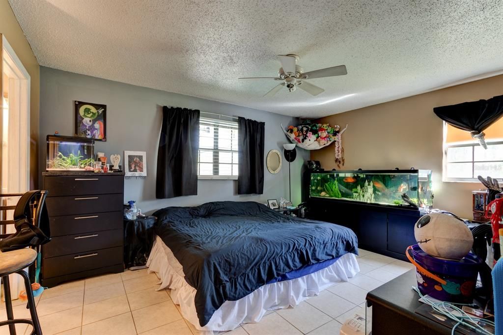 待售: $650,000 (4 贝兹, 3 浴室, 3040 平方英尺)