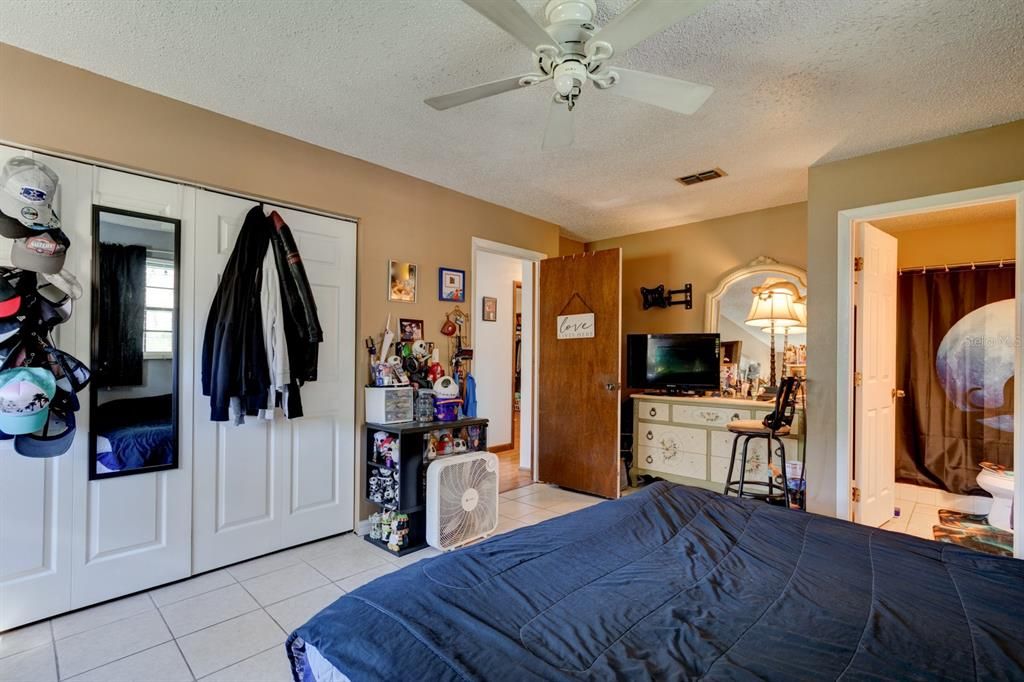 待售: $650,000 (4 贝兹, 3 浴室, 3040 平方英尺)